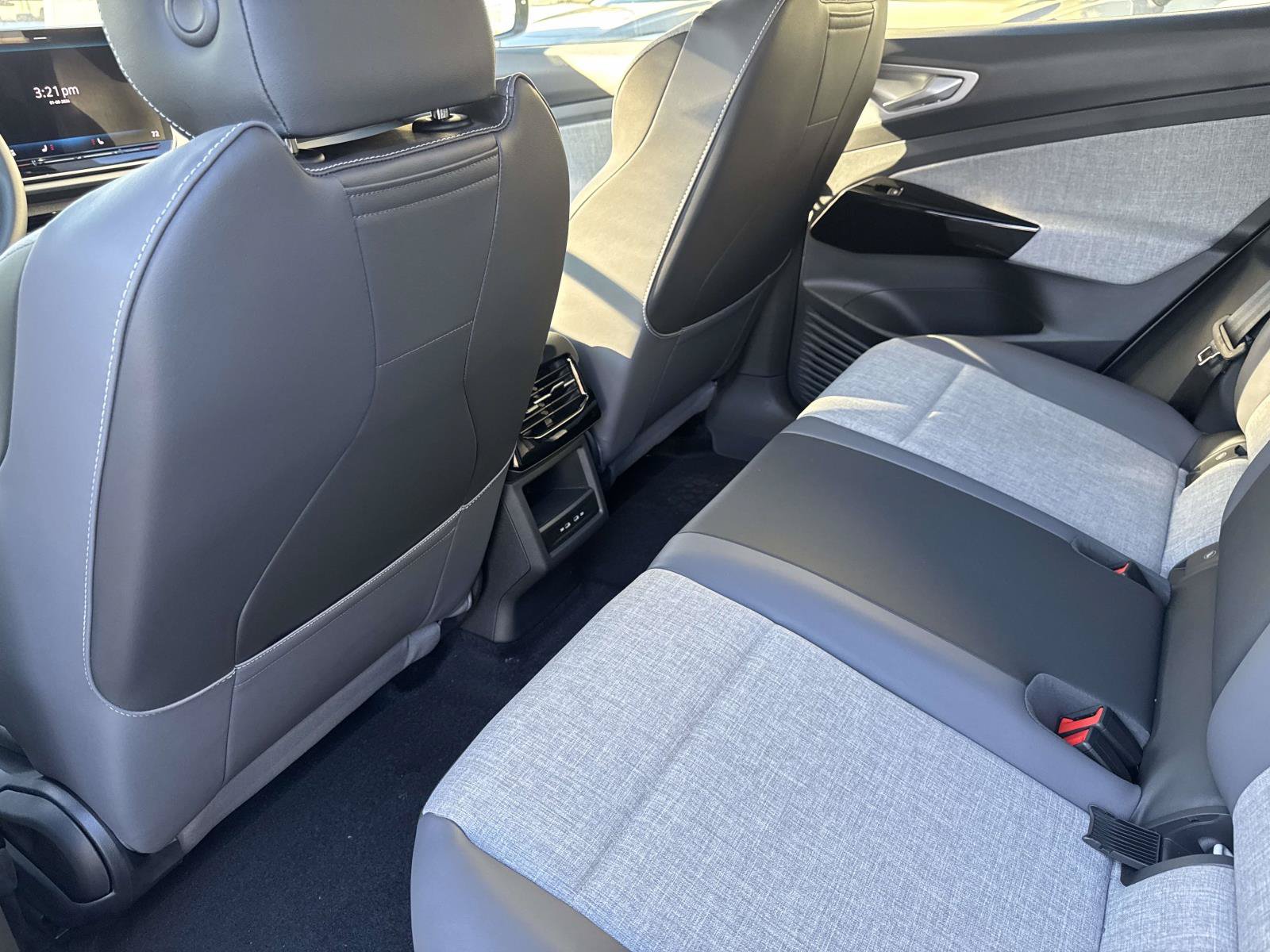 New 2026 Volkswagen ID.4 Pro RWD image 9