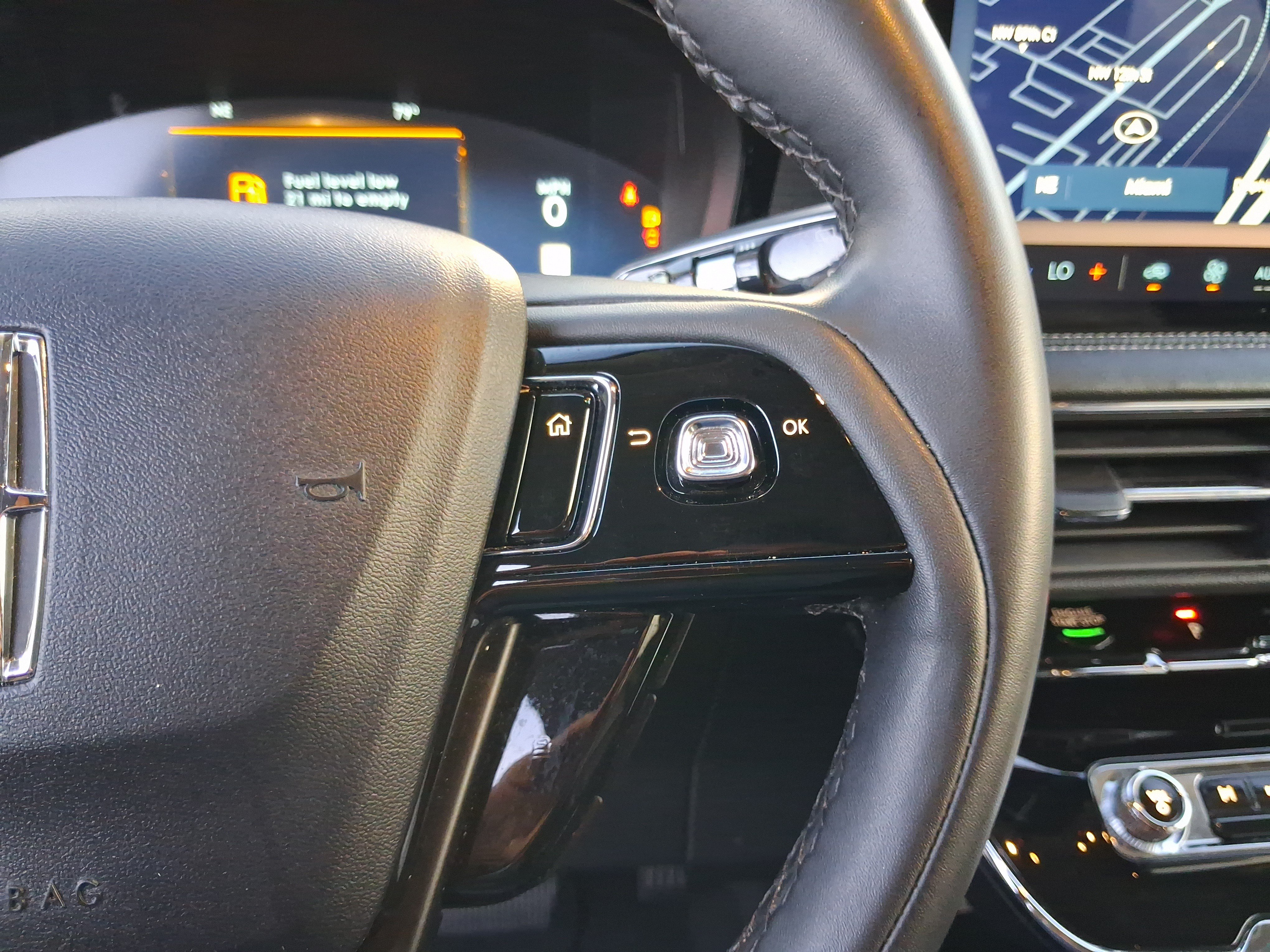 Certified 2023 Lincoln Corsair FWD image 18