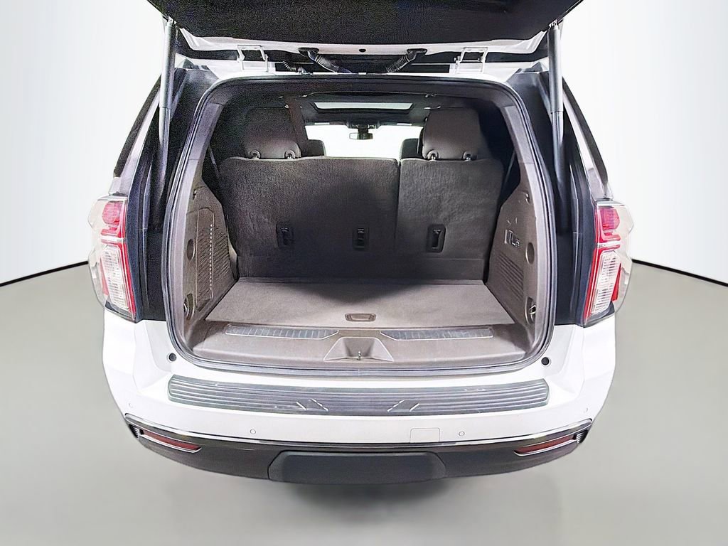 Used 2021 Chevrolet Tahoe Z71 w/ Z71 Signature Package AWD/4WD image 28