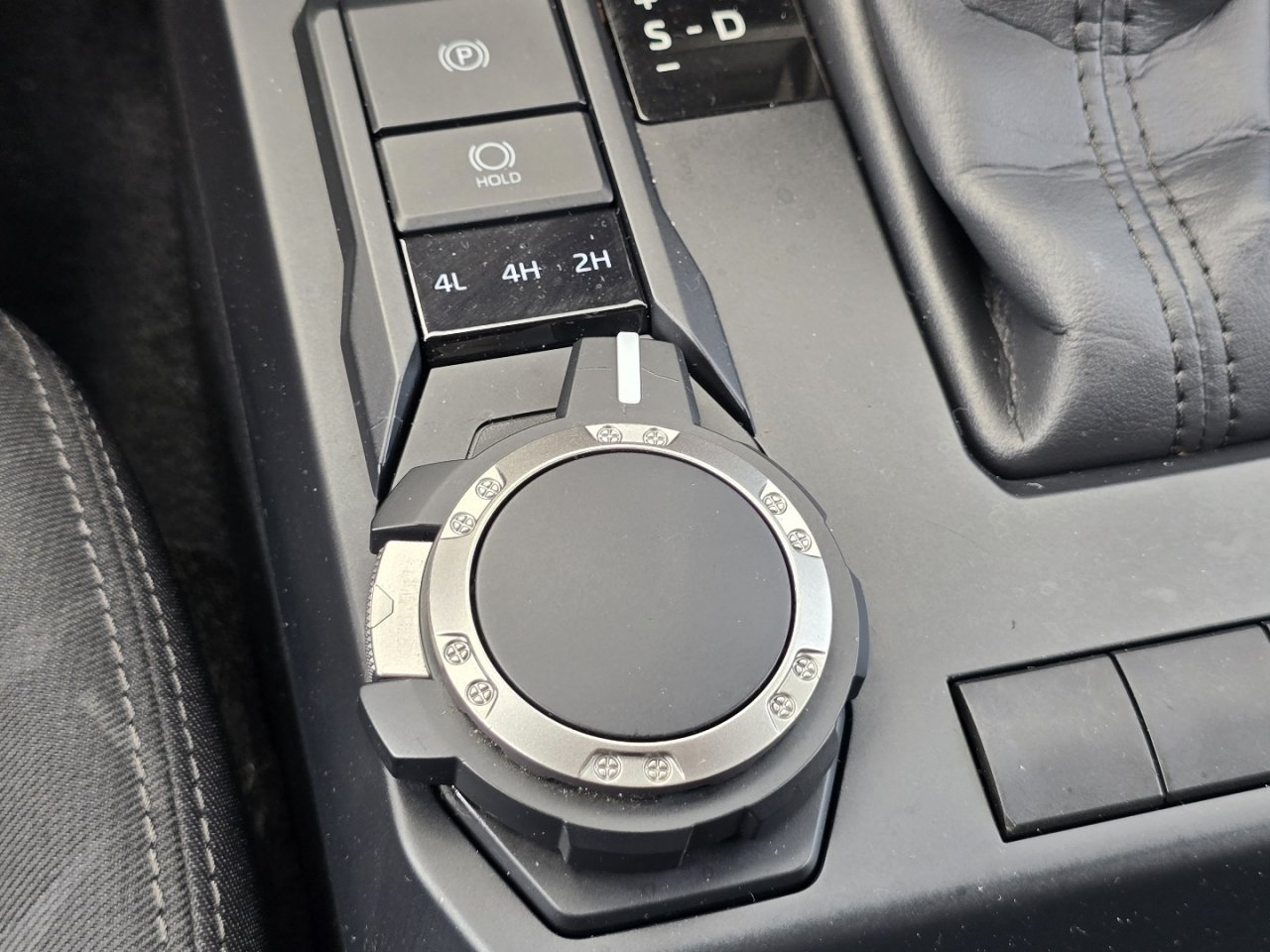 Certified 2024 Toyota Tacoma SR AWD/4WD image 6