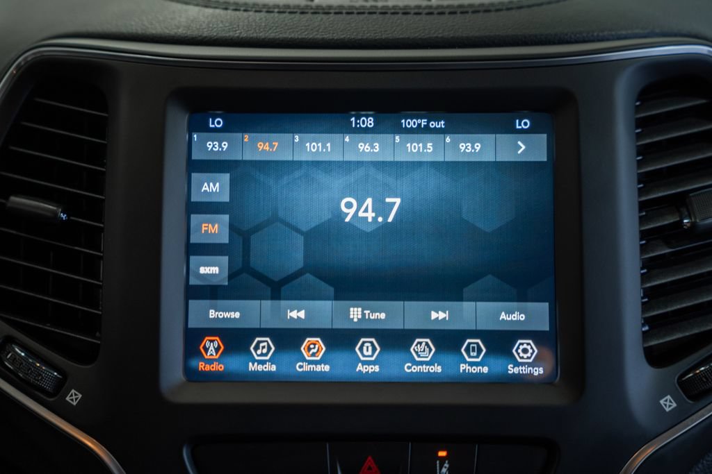 Certified 2022 Jeep Cherokee Latitude Lux AWD/4WD image 23