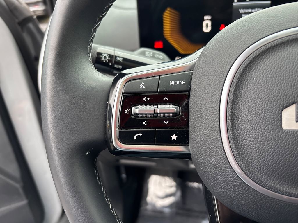 Certified 2025 Kia Sorento S w/ Panoramic Sunroof Package image 35