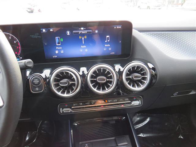 Used 2025 Mercedes-Benz GLA 250 4MATIC image 14