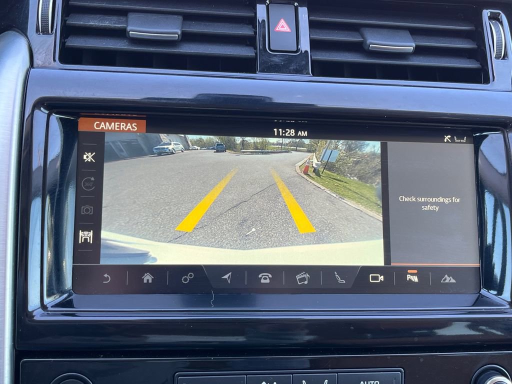 Used 2018 Land Rover Discovery HSE image 20