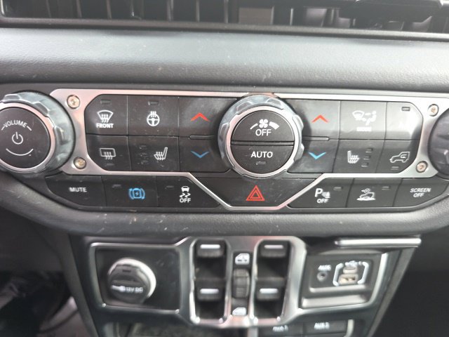 Used 2024 Jeep Wrangler High Altitude AWD/4WD image 17