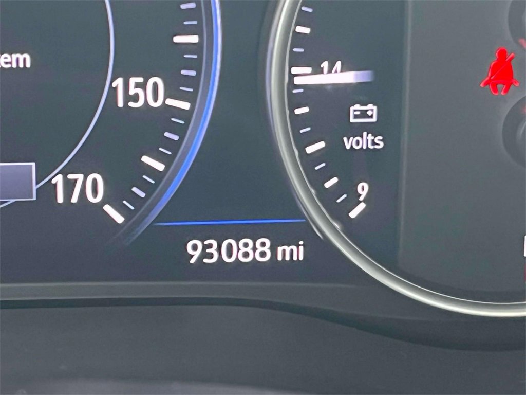 Used 2020 Buick Enclave Avenir w/ Avenir Technology Package image 39