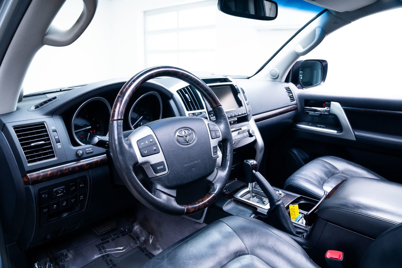 Used 2015 Toyota Land Cruiser AWD/4WD image 18