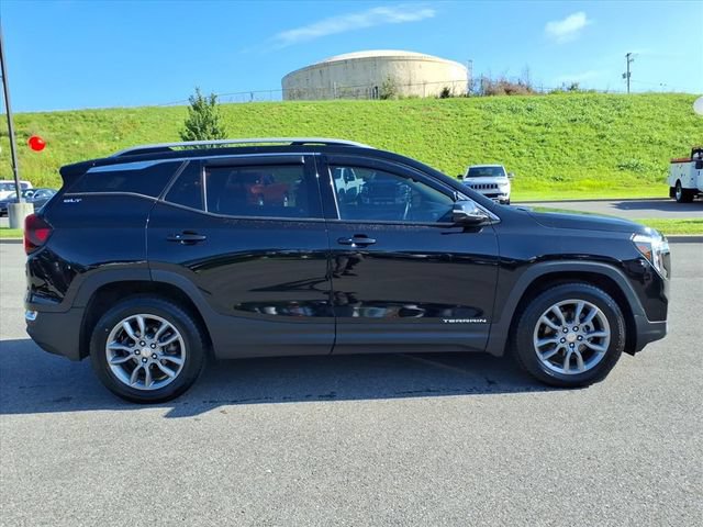 Used 2022 GMC Terrain SLT AWD/4WD image 3
