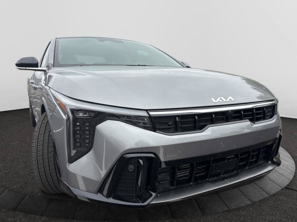Certified 2025 Kia K4 GT-Line Turbo FWD image 3