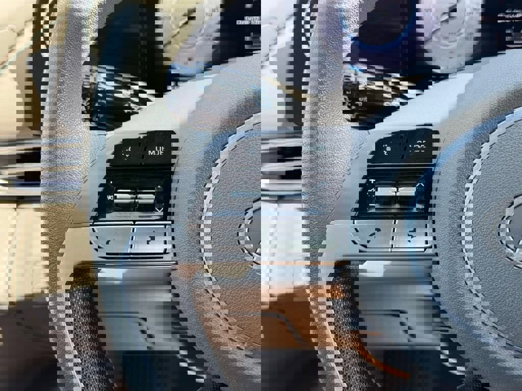 Used 2024 Hyundai Elantra SEL image 23