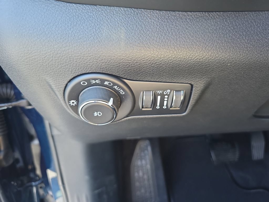 New 2026 Jeep Compass Latitude AWD/4WD image 16