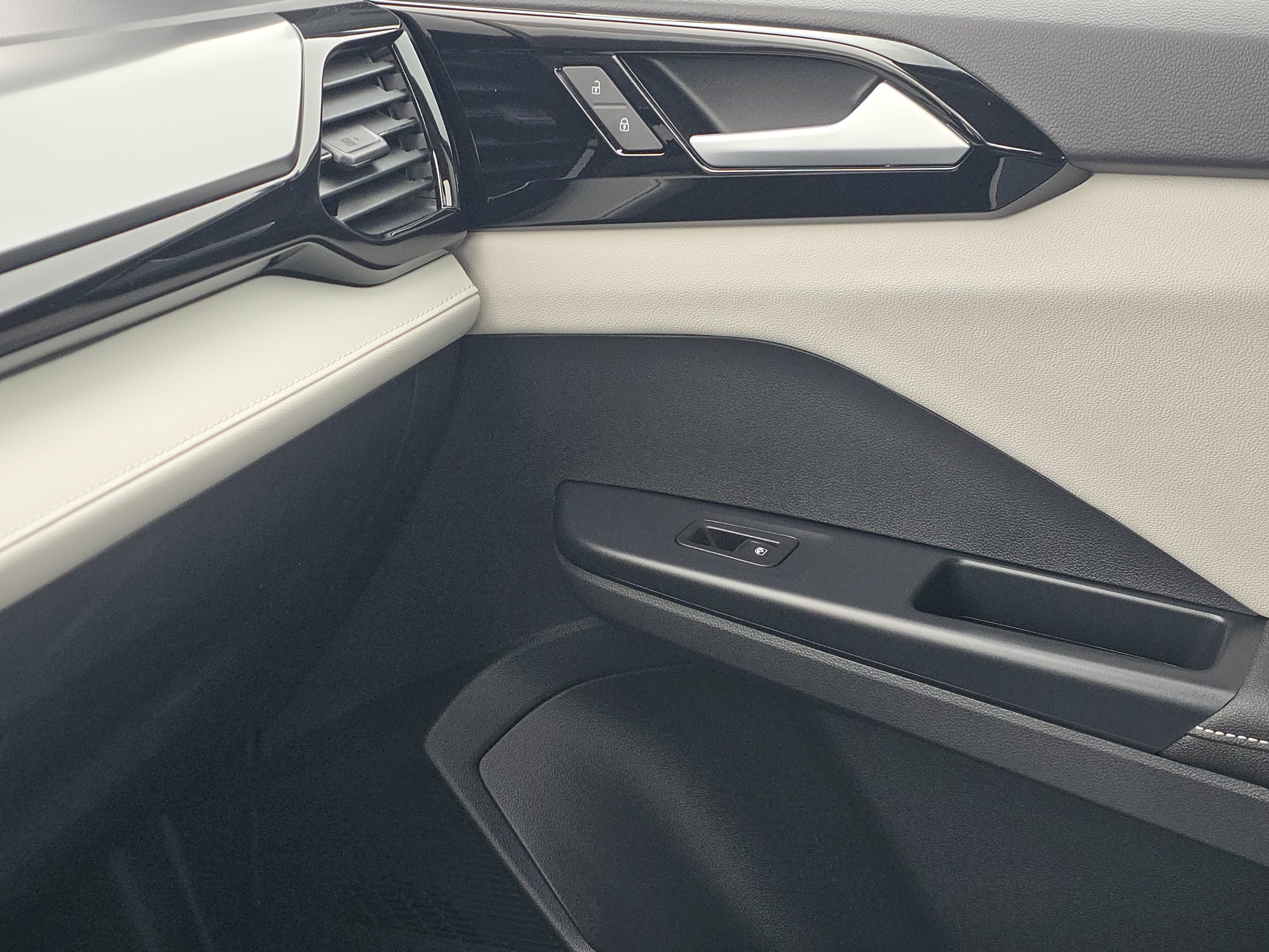 New 2026 Volkswagen Taos S FWD image 26