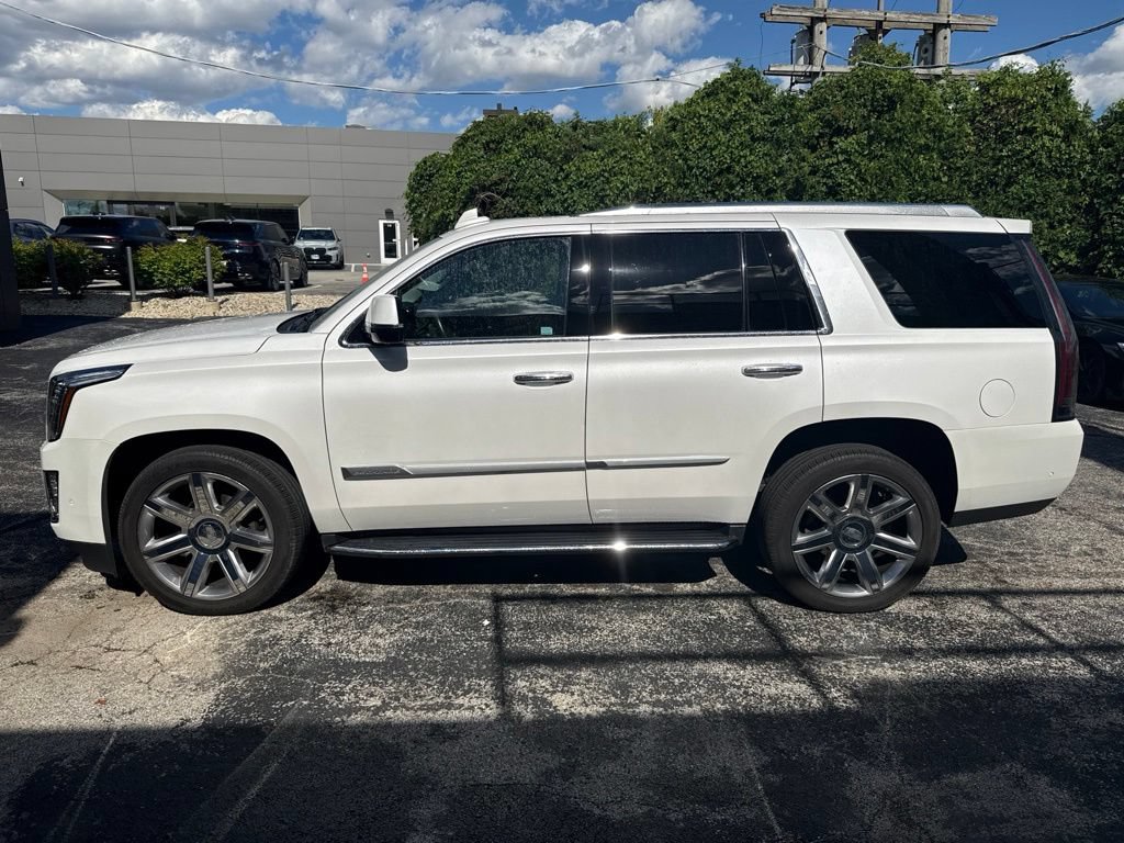Used 2020 Cadillac Escalade Premium Luxury AWD/4WD image 2