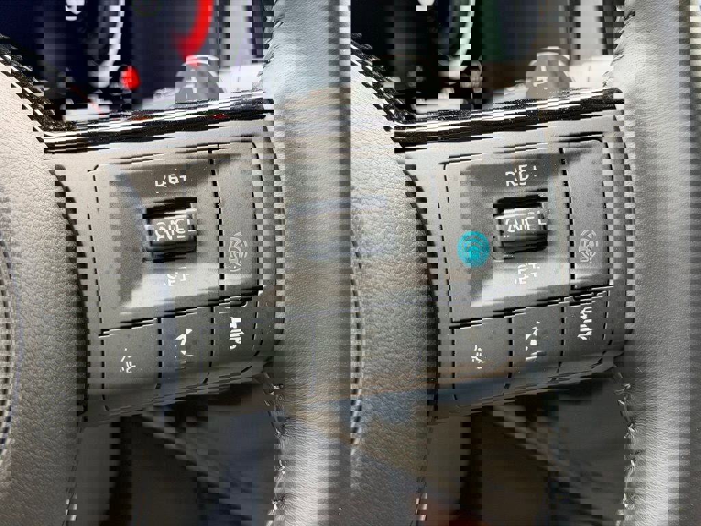 Used 2024 Nissan Pathfinder Platinum w/ Cargo Package image 28