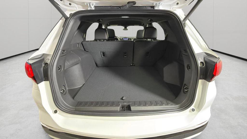 Certified 2024 Chevrolet Equinox RS FWD image 28