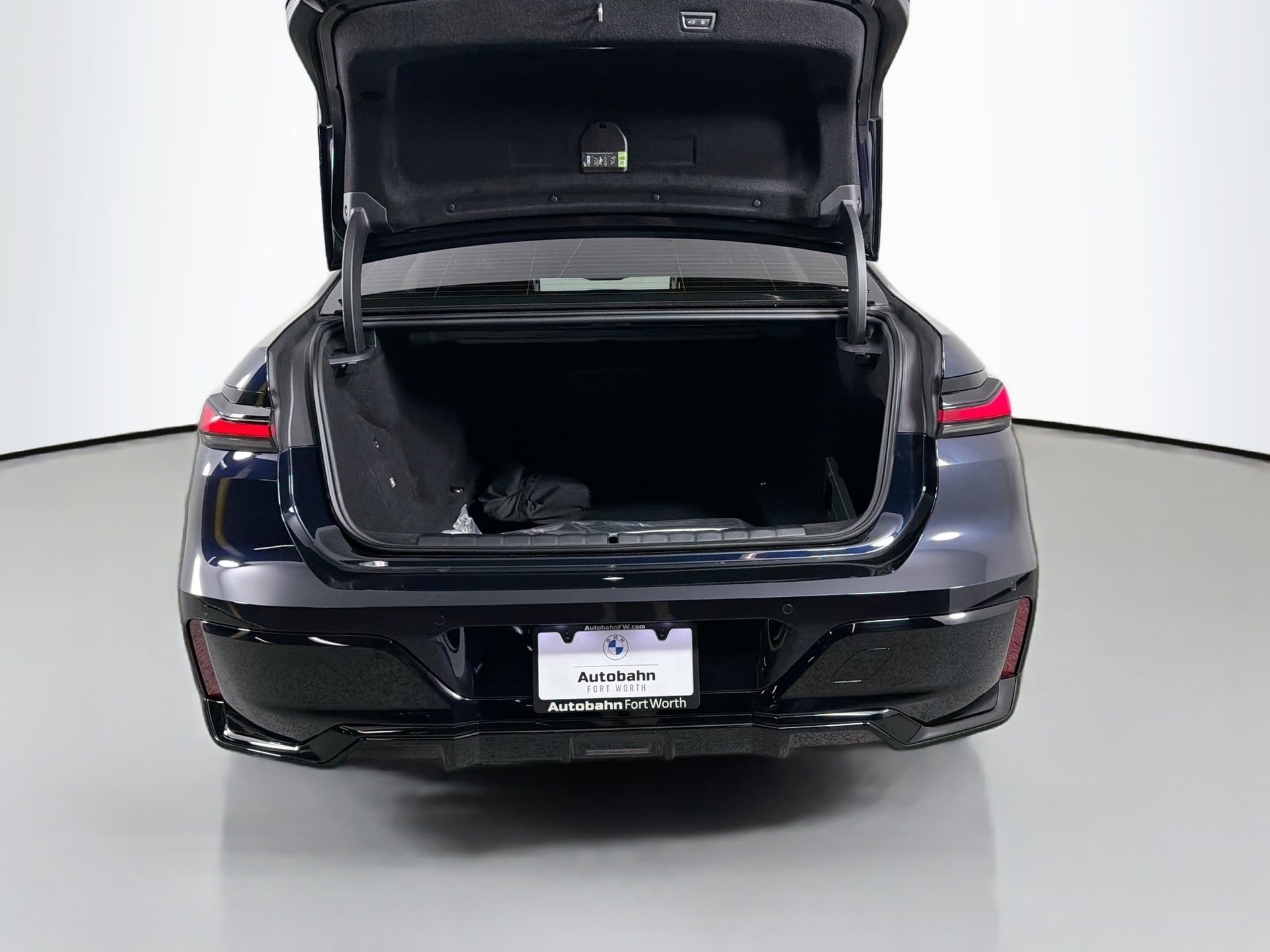 New 2026 BMW 750e xDrive w/ Executive Package AWD/4WD image 26