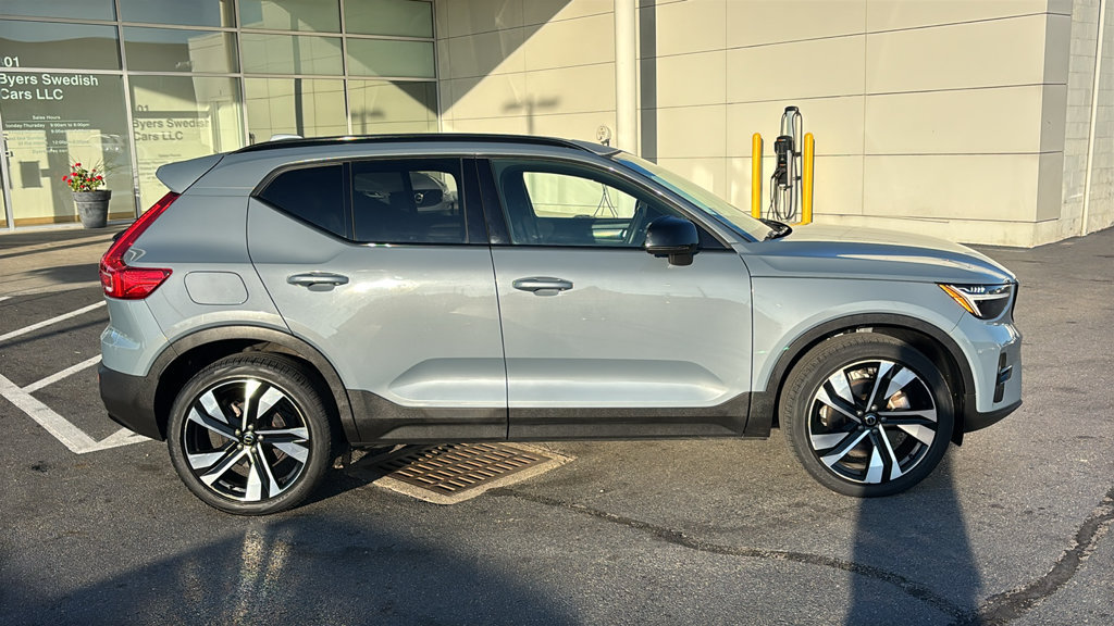 Certified 2023 Volvo XC40 B5 Plus w/ Climate Package AWD/4WD image 27