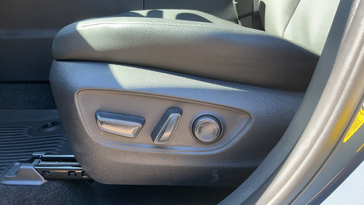 Used 2025 Toyota Grand Highlander FWD image 20