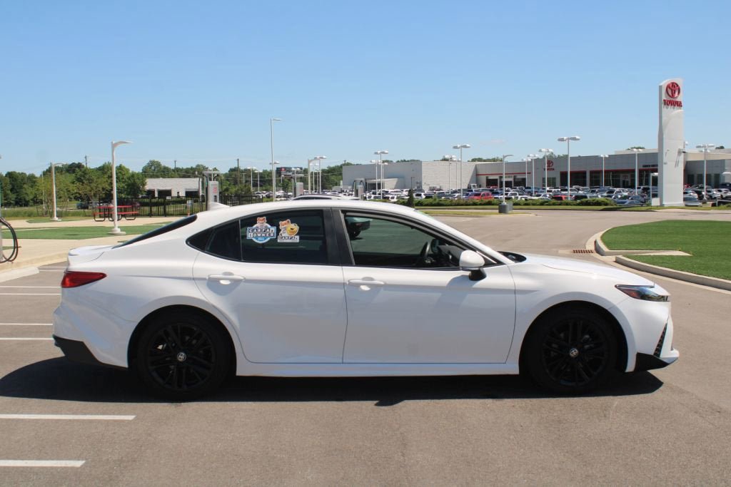Used 2025 Toyota Camry SE FWD image 20