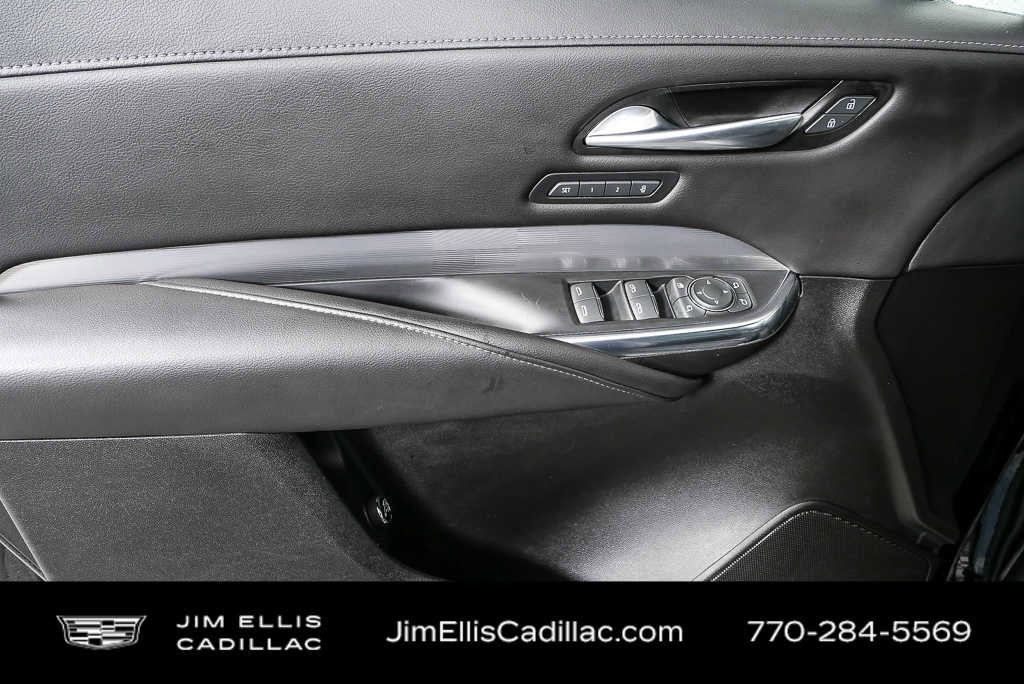 Used 2024 Cadillac XT4 Premium Luxury image 6