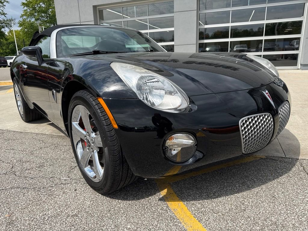 Used 2007 Pontiac Solstice Convertible w/ Premium Package RWD image 12