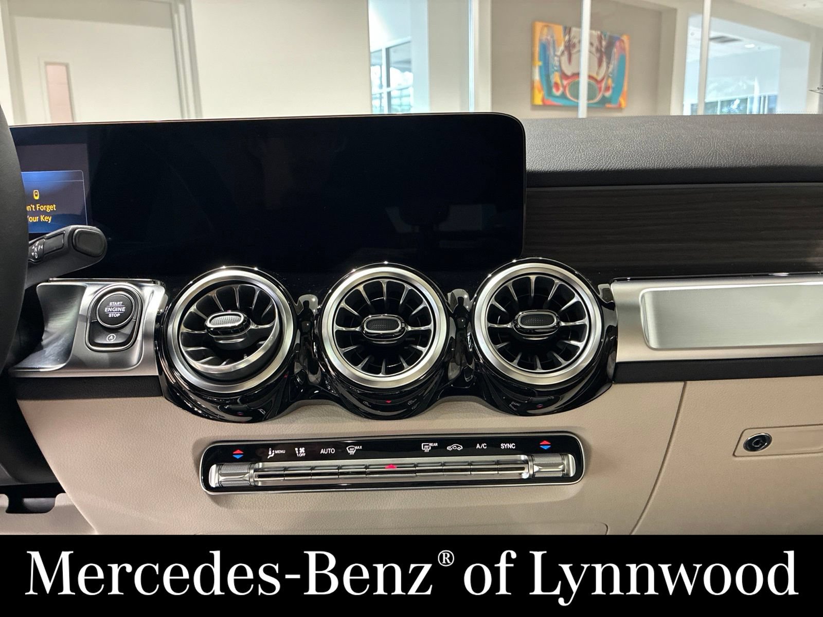 New 2026 Mercedes-Benz GLB 250 4MATIC image 9