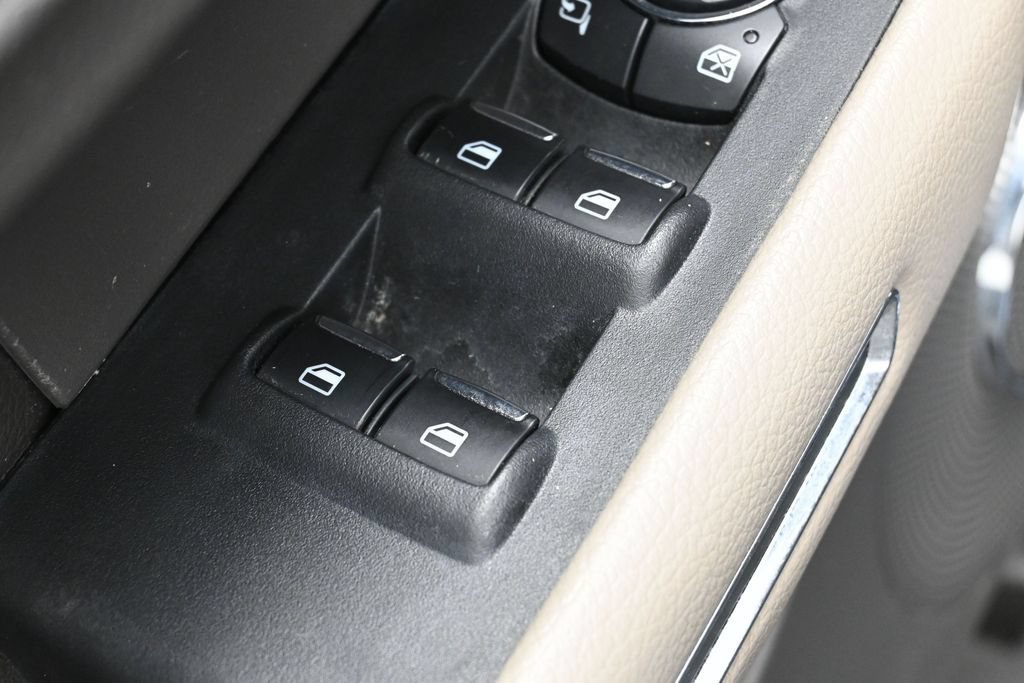 Used 2019 Ford Expedition XLT w/ Equipment Group 202A RWD image 13