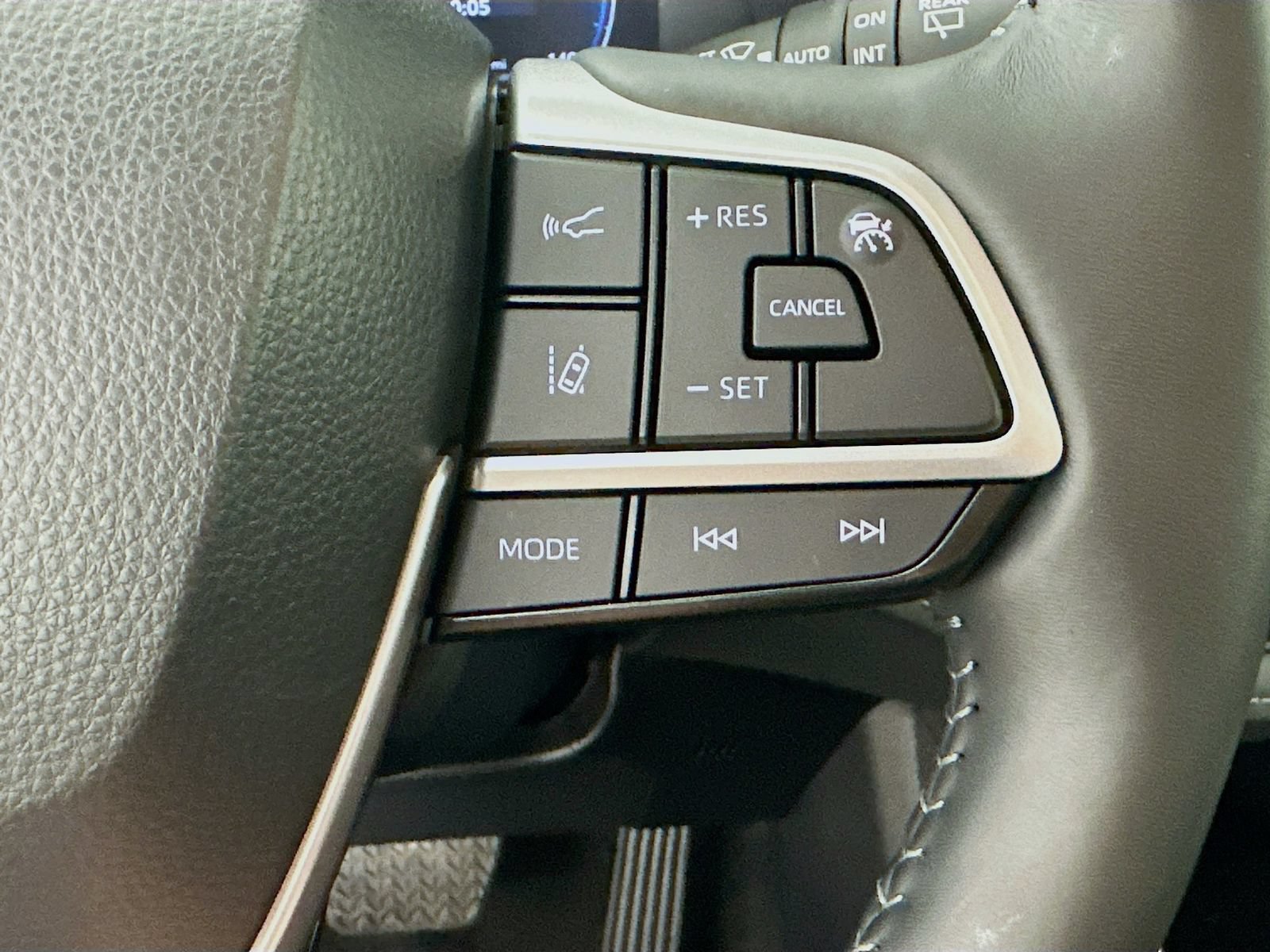Used 2024 Toyota Highlander Platinum AWD/4WD image 19