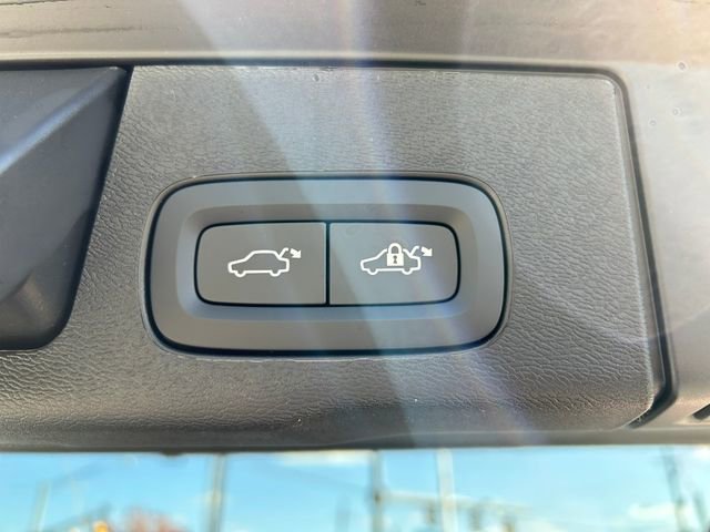 New 2026 Volvo XC60 B5 Core w/ Climate Package PRO image 12