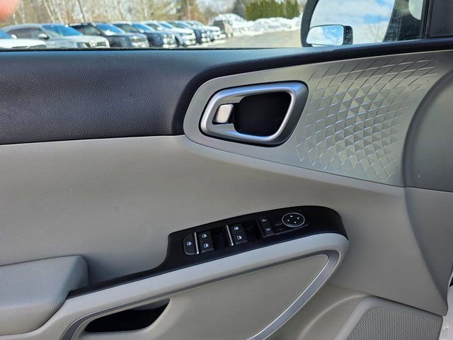 Certified 2023 Kia Soul LX image 24