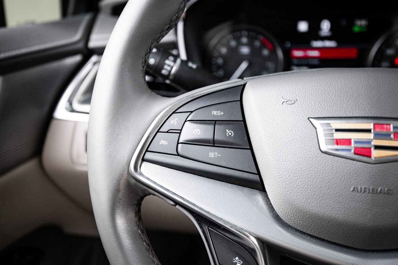 Used 2022 Cadillac XT5 Premium Luxury w/ Technology Package FWD image 16