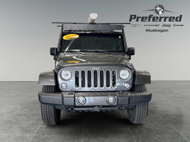 Used 2017 Jeep Wrangler Sahara w/ Connectivity Group AWD/4WD image 11