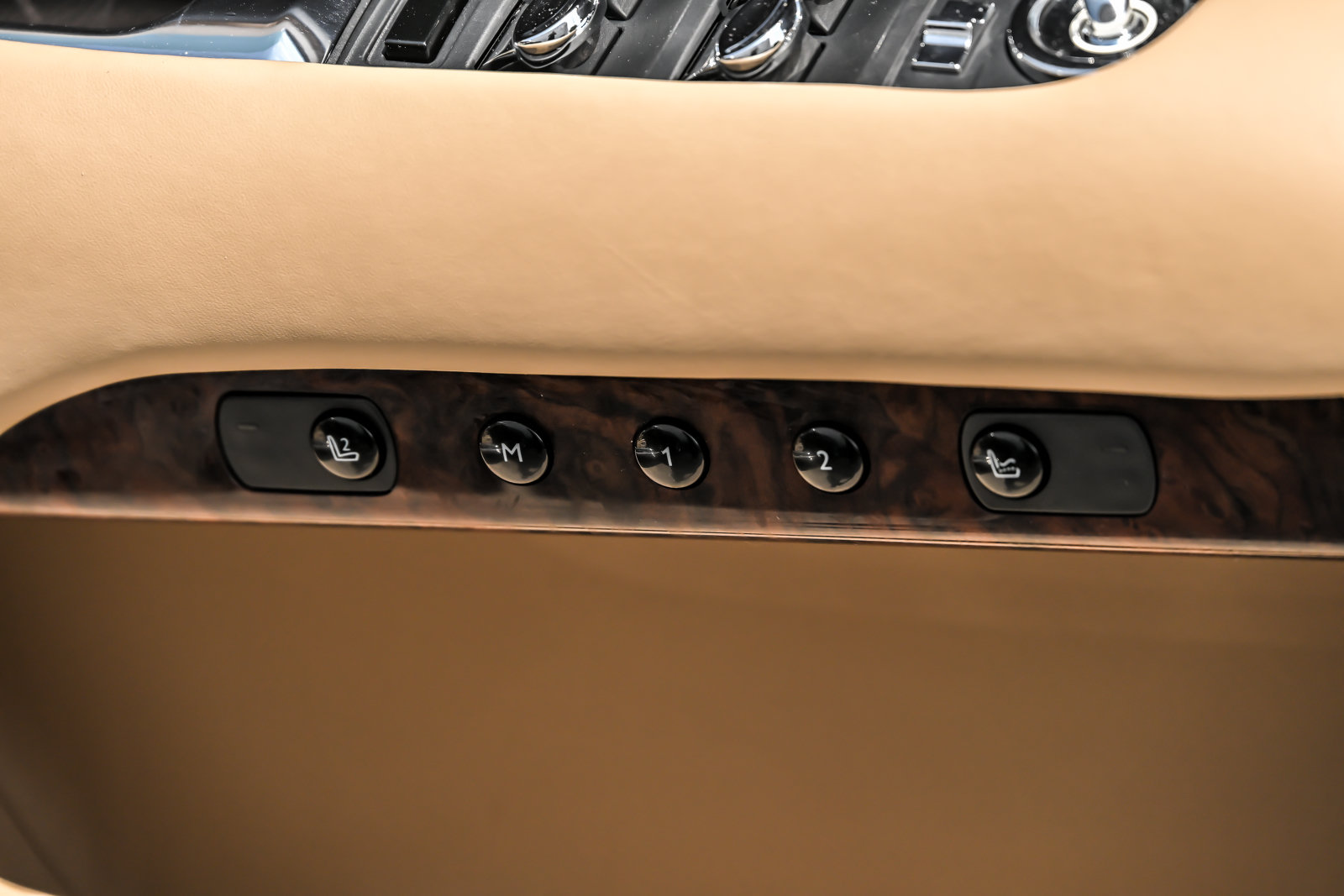 Used 2016 Rolls-Royce Wraith RWD image 19