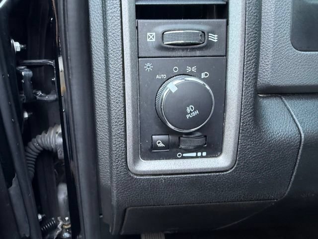 Used 2019 RAM 1500 Express AWD/4WD image 34