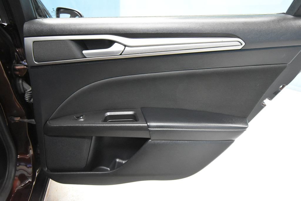 Used 2019 Ford Fusion SE image 27