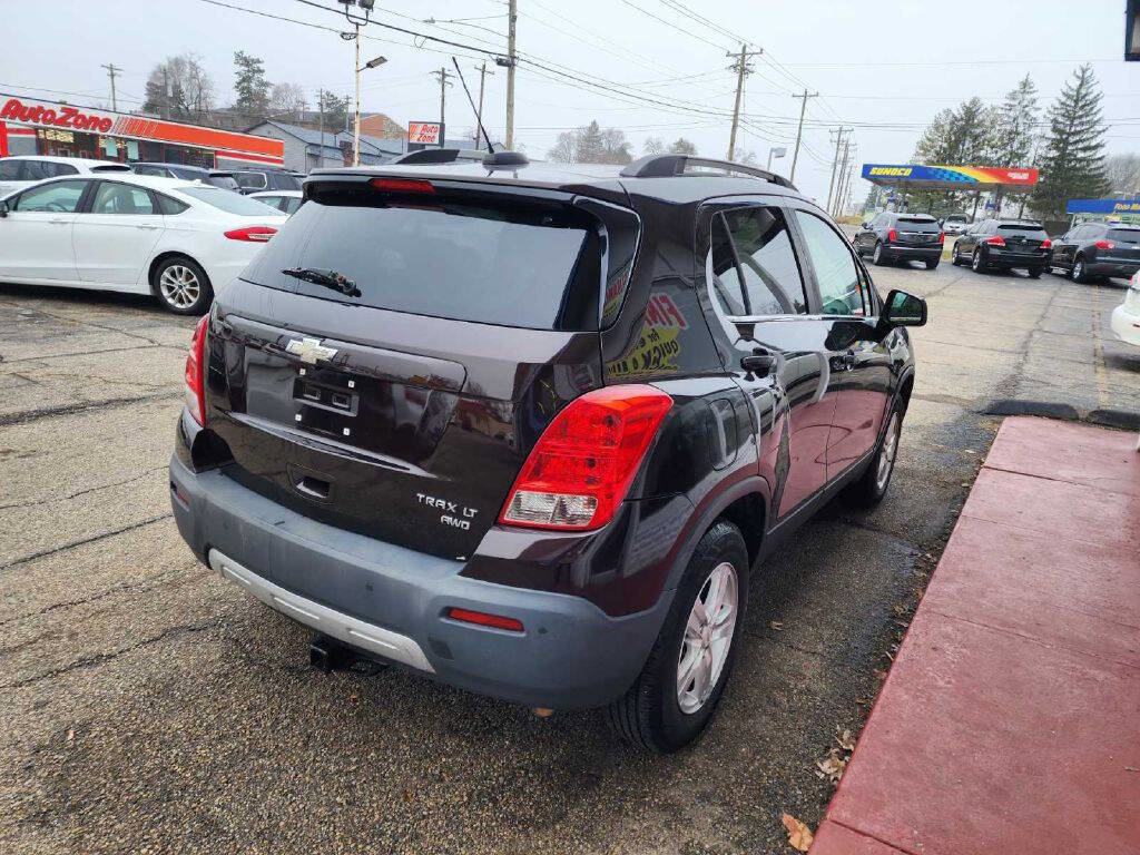 Used 2016 Chevrolet Trax LT w/ LT Convenience Package image 6