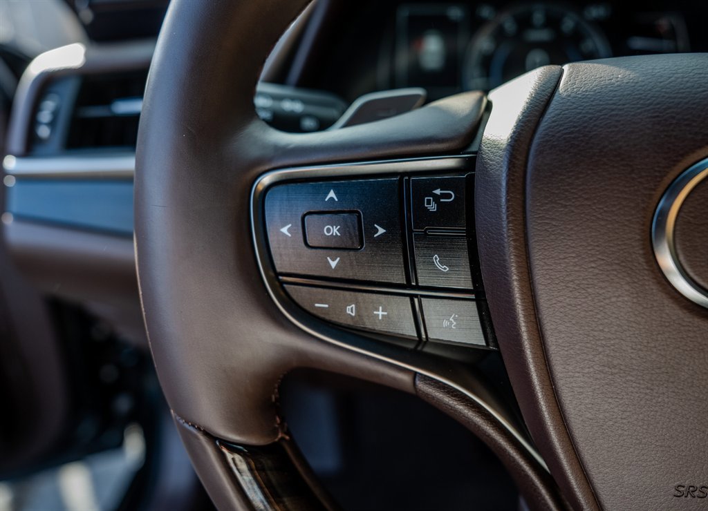 Used 2020 Lexus ES 350 w/ Premium Package image 16