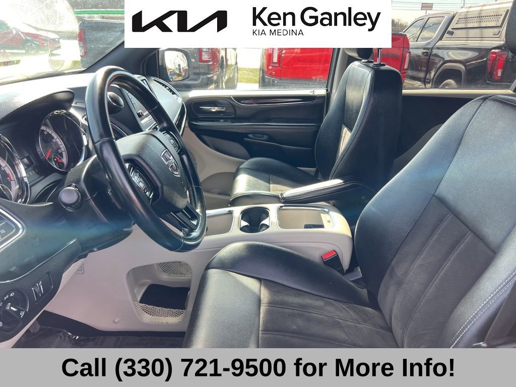 Used 2020 Dodge Grand Caravan SXT image 40
