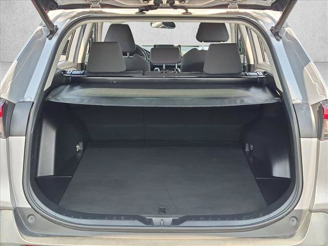 Used 2022 Toyota RAV4 XLE w/ Convenience Package FWD image 6