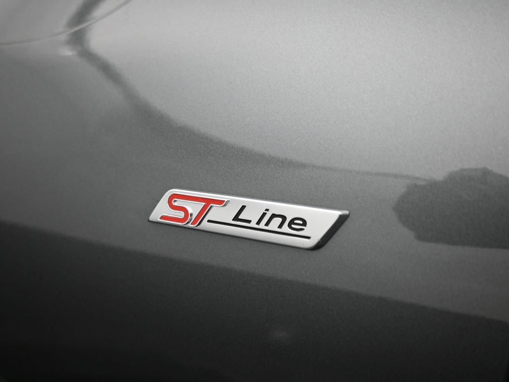 New 2026 Ford Escape ST-Line w/ Cold Weather Package image 15