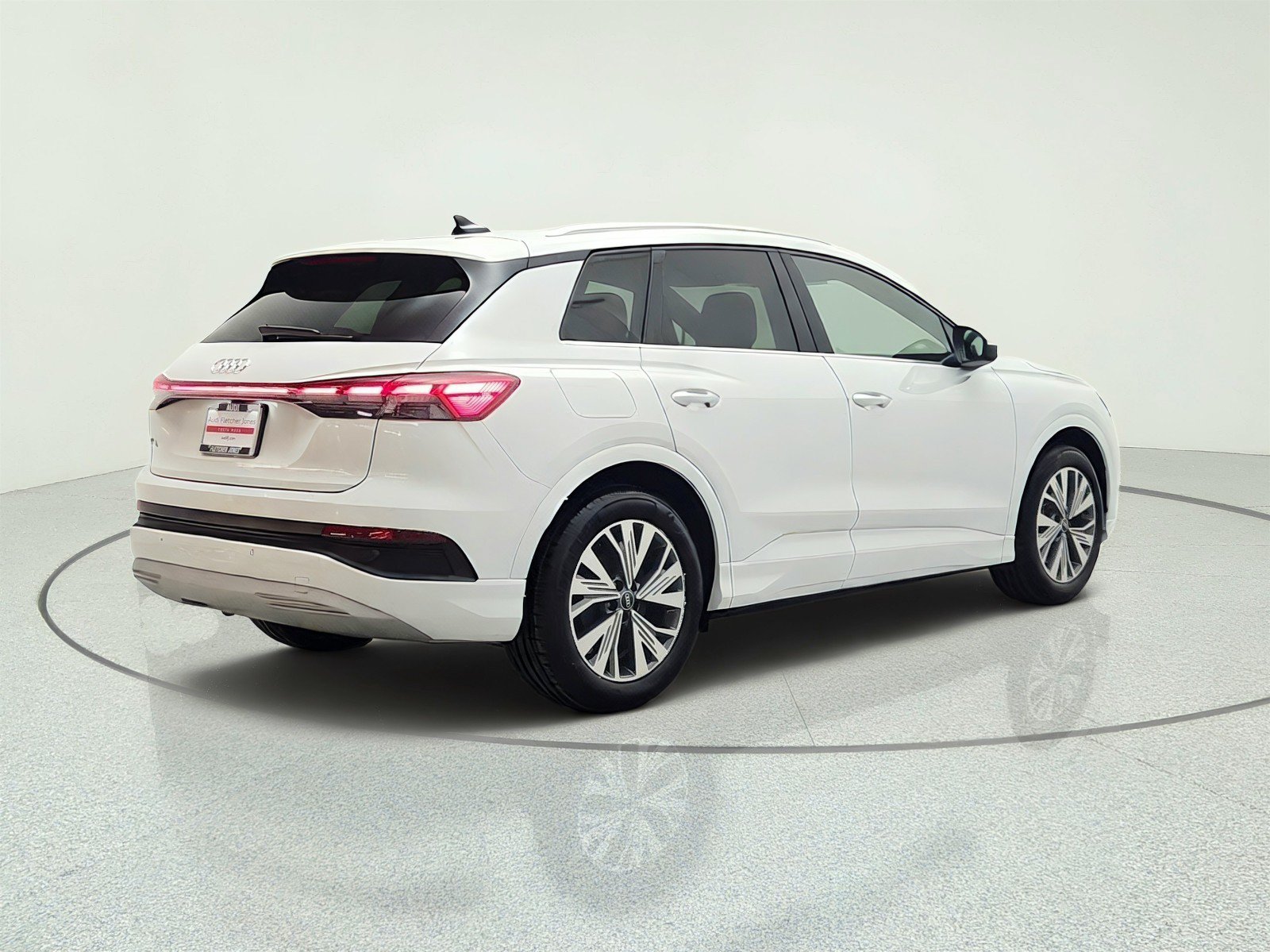 Used 2023 Audi Q4 e-tron Premium w/ Convenience Package RWD image 5