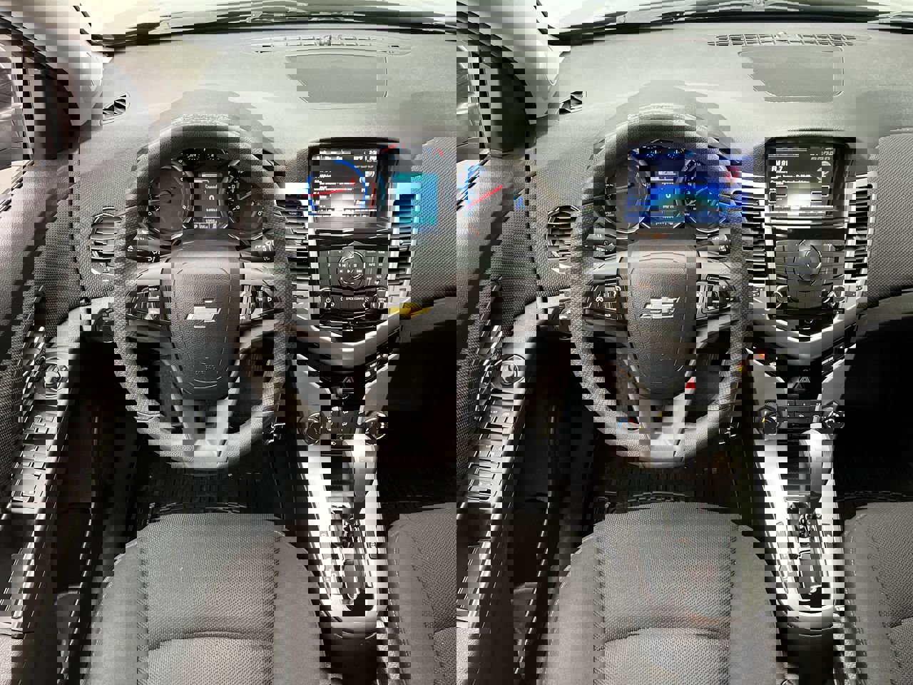 Used 2015 Chevrolet Cruze LT image 12