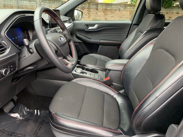 Certified 2025 Ford Escape ST-Line AWD/4WD image 12