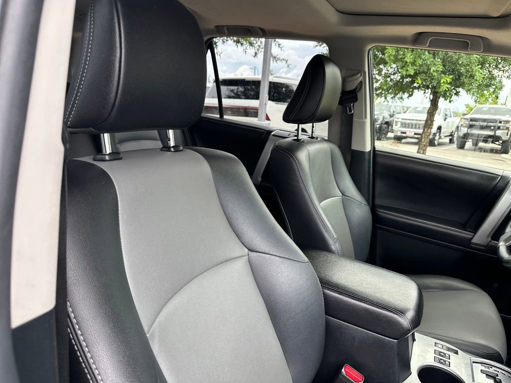 Used 2018 Toyota 4Runner SR5 Premium AWD/4WD image 36