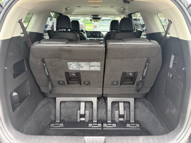 Used 2023 Kia Carnival LX FWD image 24