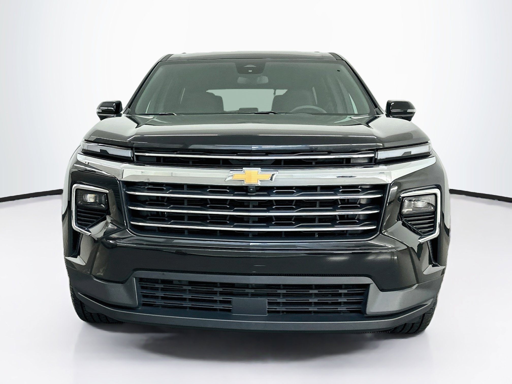 Used 2024 Chevrolet Traverse LT AWD/4WD image 2