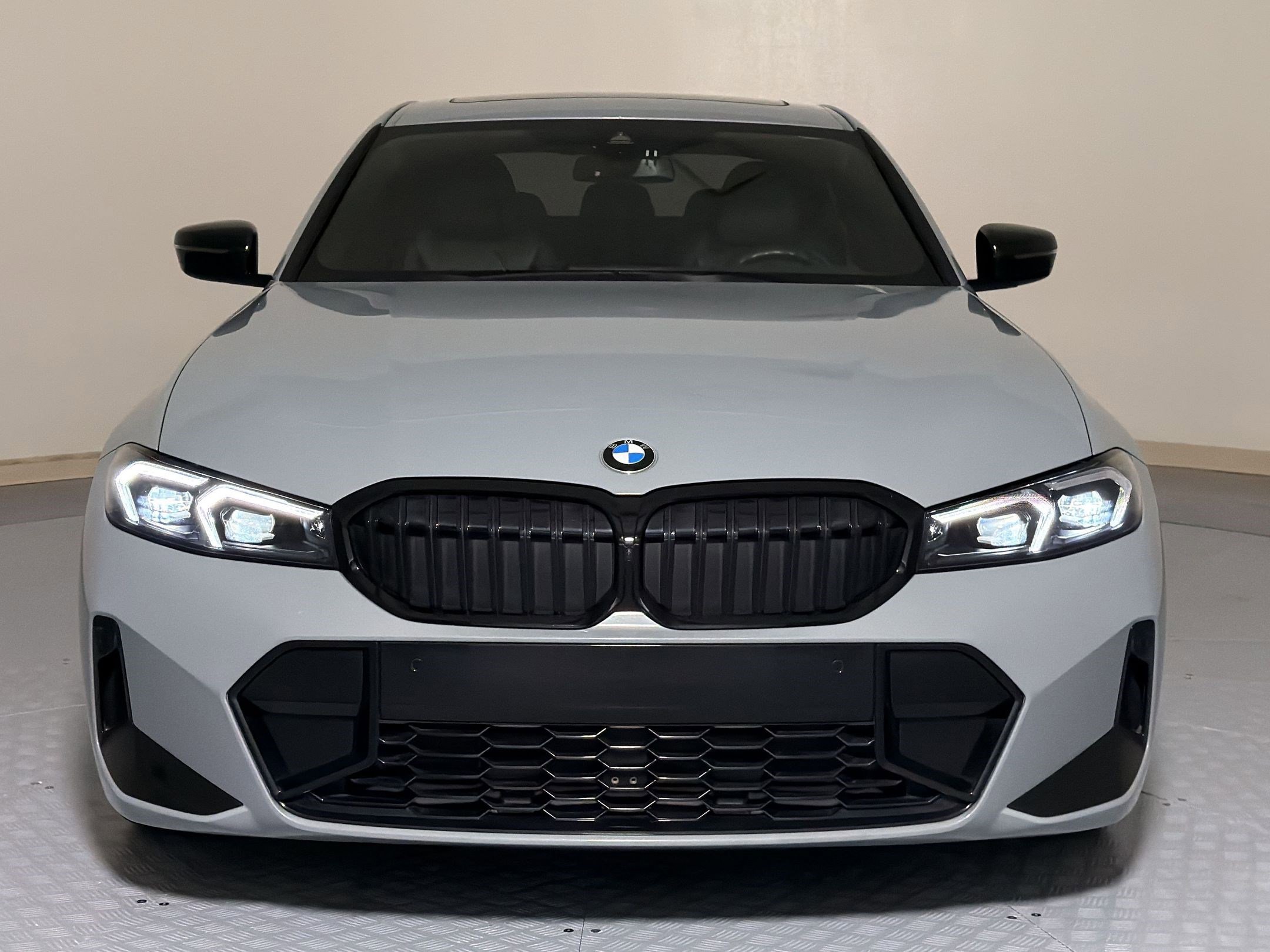 Used 2024 BMW 330i Sedan w/ M Sport Package RWD image 5