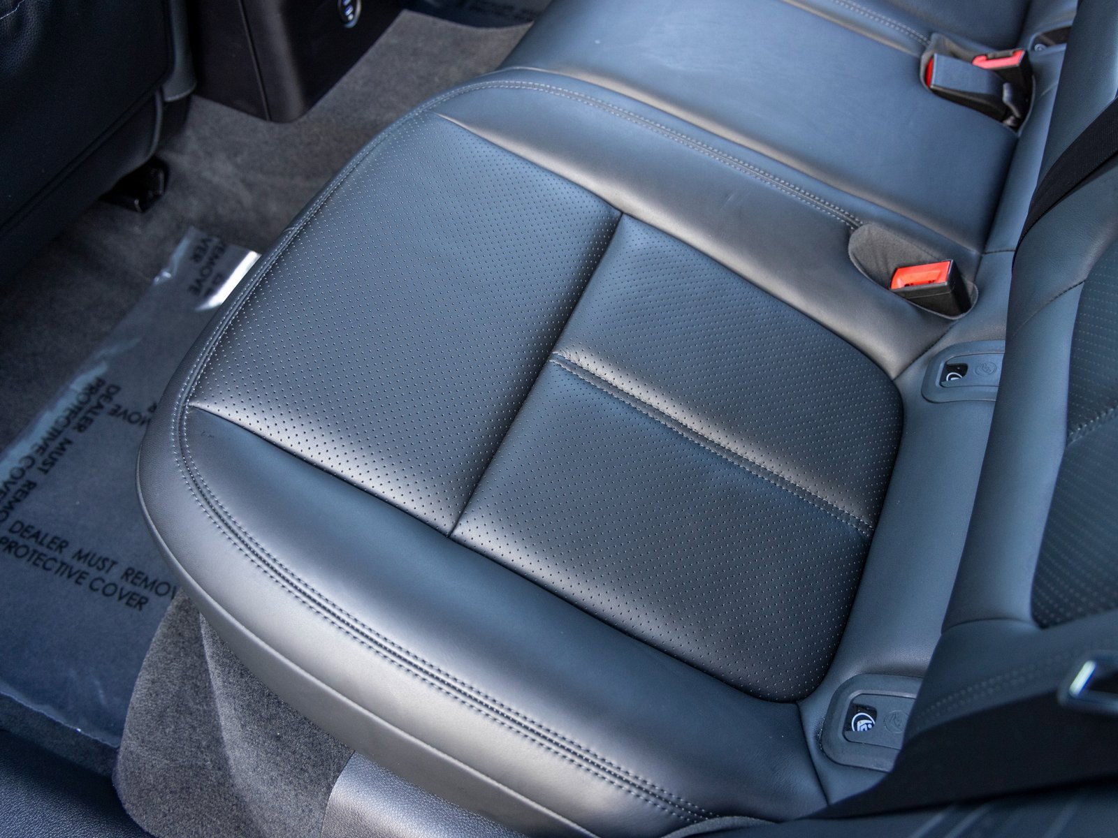 Certified 2023 Porsche Macan image 40