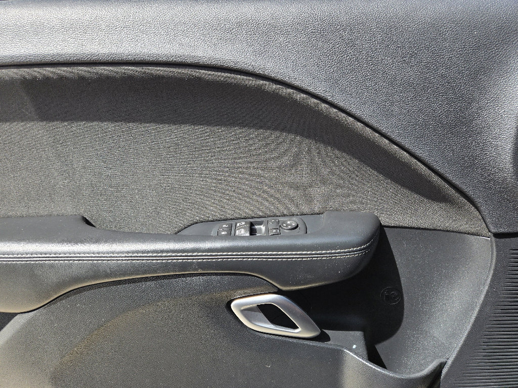 Used 2016 Dodge Challenger R/T image 25