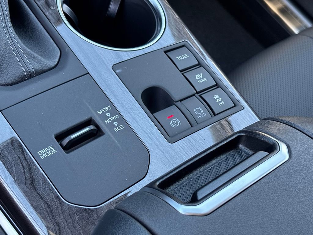 New 2026 Toyota Highlander Platinum image 22